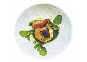 noix de Saint-Jacques à la crème de topinambours, huile de cresson

