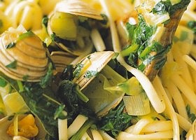 linguine aux palourdes et fanes de navets