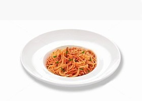 spaghetti à la purée de tomate et poivron