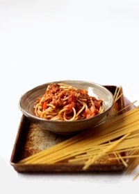 spaghetti à la sauce bolognaise à la pancetta et au vinaigre balsamique