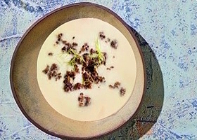 crème de céleri-rave, crumble de boudin noir