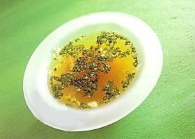 consommé clair aux fines herbes