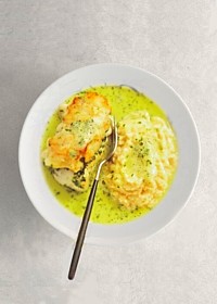 rôtis de lotte au jus d'herbes, crème de céleri-rave
