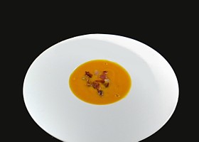 crème de potimarron, châtaignes et lardons fumés