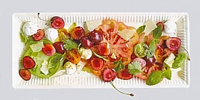 salade de tomates, mozzarella et cerises