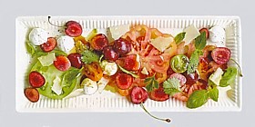 salade de tomates, mozzarella et cerises