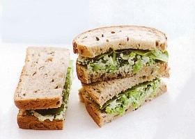 sandwich aux légumes verts