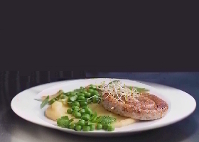 chipolatas, purée de pommes de terre et petits pois