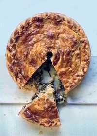 tourte au hachis porc et veau, paksoi et épinards