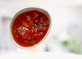 sauce aux tomates et aux câpres